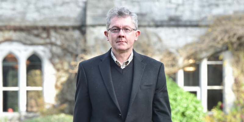 UCC Professor named first Irish winner of prestigious international physics award