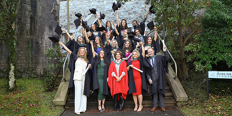 BSc Neuroscience Class of 2023 celebrate with Dr Olivia O'Leary, recently appointed Director of BSc Neuroscience programme