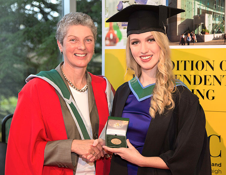 Professor Rosemary O’Connor, School of Biochemistry and Cell Biology, UCC and The 2017 Art Champlin Gold Medal recipient & top BSc in Biochemistry graduate in 2017, Carolyn Murray.