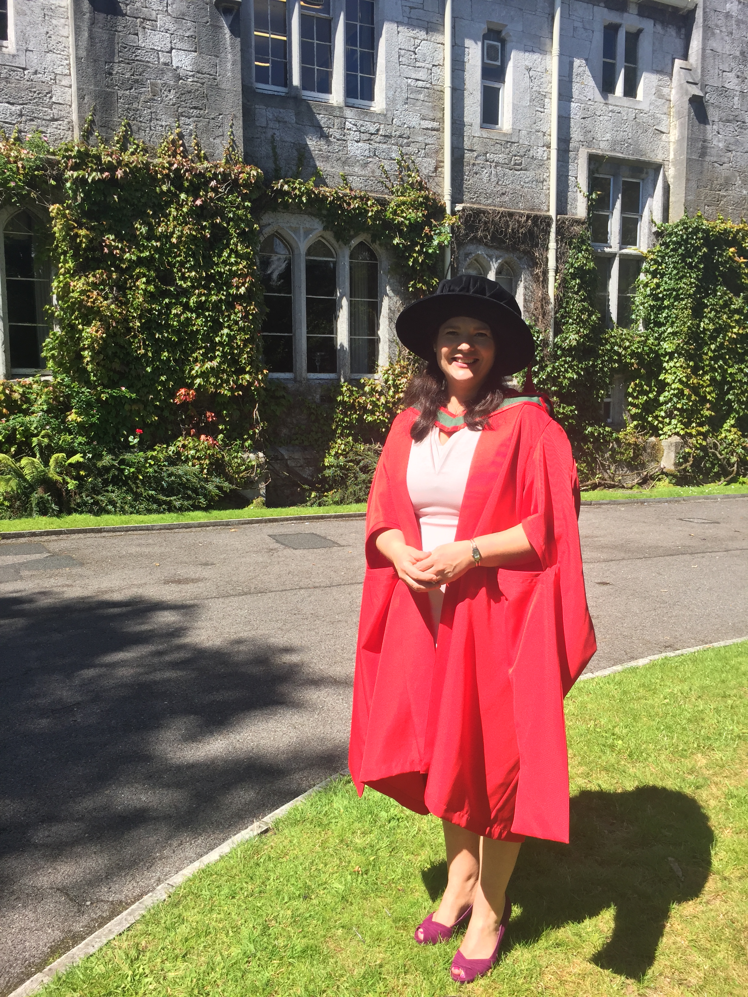 Dr Elaine Walsh achieves her PhD and awards for her work 