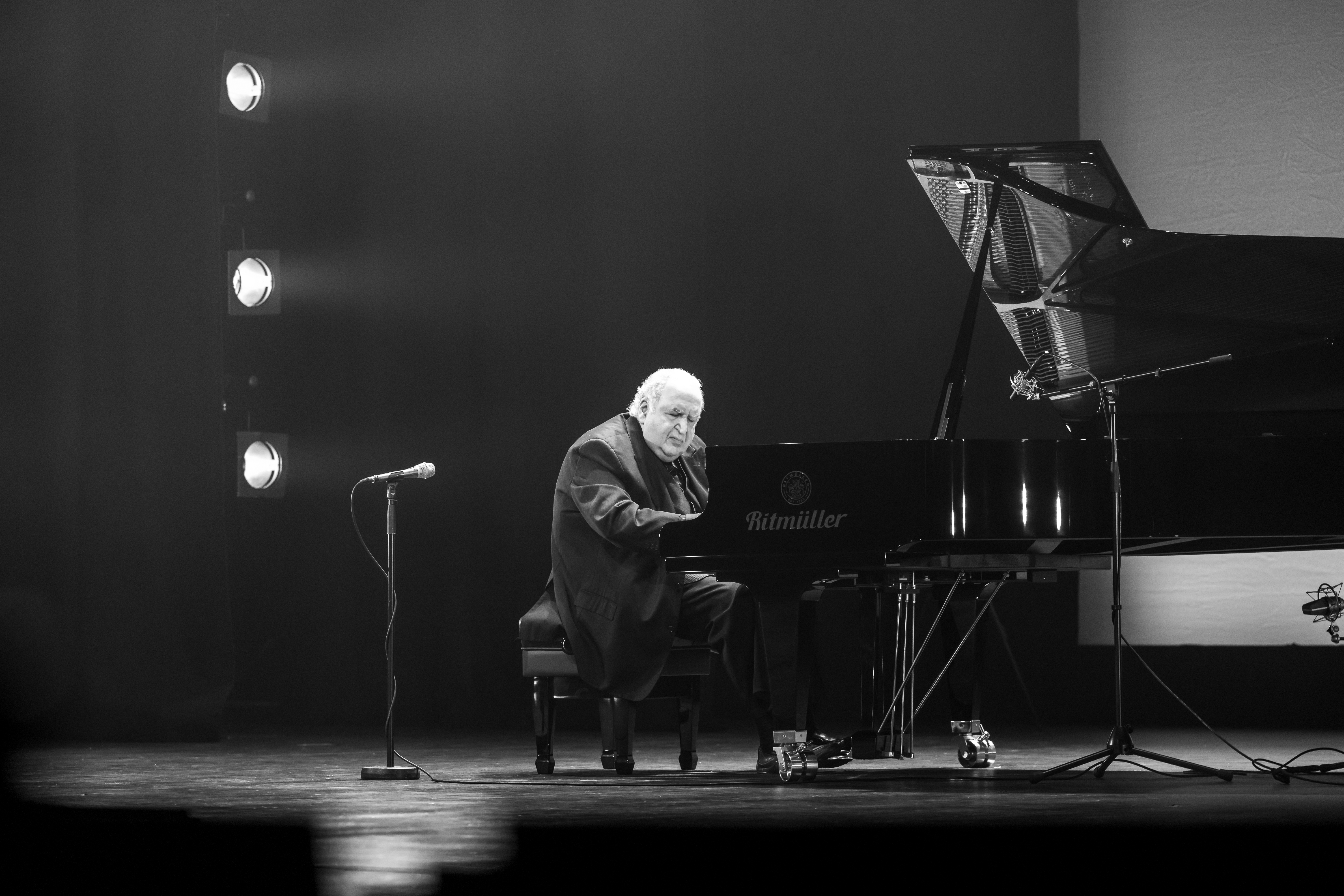FUAIM Concert - David Syme (piano), 15th October, 1.10pm, Aula Maxima