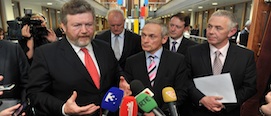 Front row L-R: Dr James Reilly TD, Minister for Health, Mr Richard Bruton TD, Minister for Jobs, Enterprise and Innovation and John Higgins, Professor of Obstetrics and Gynaecology and Head of the College of Medicine and Health, UCC. 
Back row L-R Dr Colman Casey, Interim Director of the Health Innovation Hub, UCC and Mr Seán Sherlock TD, Minister of State at the Department of Jobs, Enterprise and Innovation