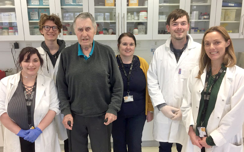 Dr Patrick Leonard visiting with Fourth Year students in undergraduate lab in the School of Biochemistry and Cell Biology 66 years after he graduated from the BSc in Biochemistry at UCC himself.