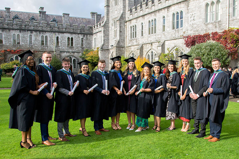 Undergraduate Conferring, School of Biochemistry and Cell Biology 2022