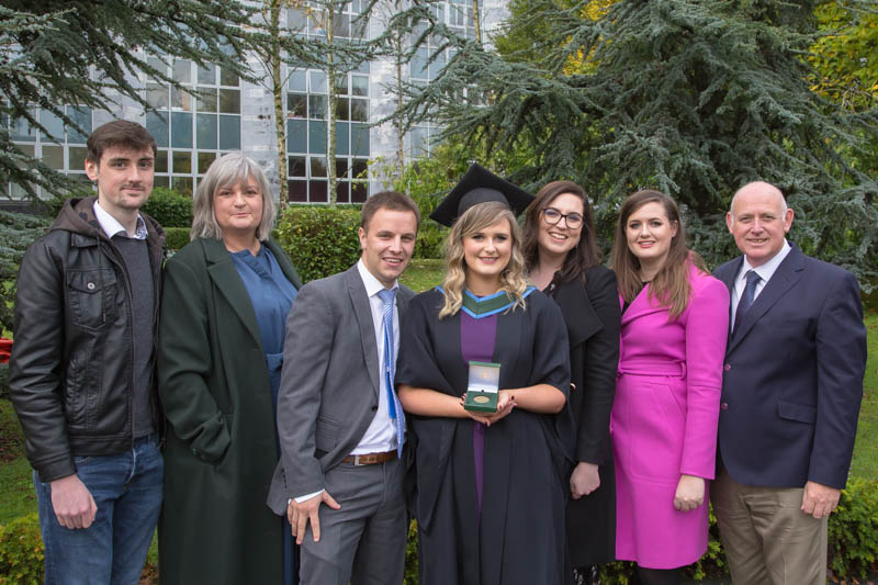 Winner of the Art Champlin Gold Medal for 2019, Caoimhe Lynch with her boyfriend (centre) Daniel Sheehan (BSc in Biochemistry UCC, 2012 and MSc in Biotechnology UCC, 2013) and family; parents, John and Sharon Lynch; brother, Cian Lynch and sisters, Darina and Shónagh 