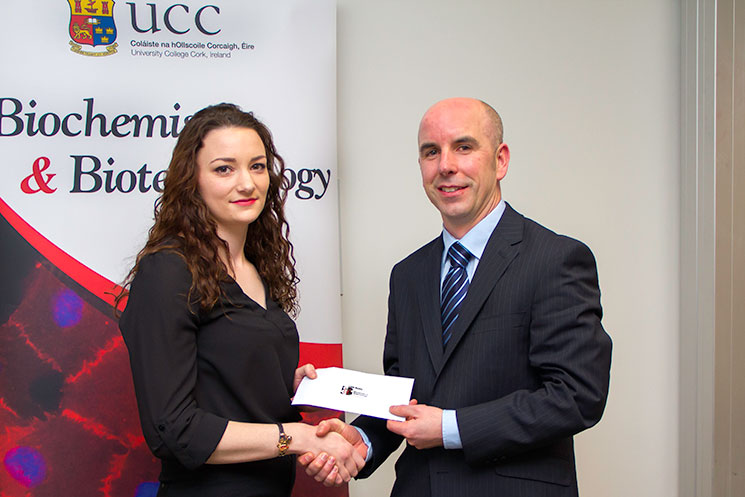 Linda Murphy, 3rd Year undergraduate Biochemistry student at this School, is presented with an Eli Lilly sponsored undergraduate award for Academic Excellence in Biochemistry from Mr Gary Kirby, Personnel Representative at Eli Lilly at a recent event hosted by UCC Biochemistry and Biotechnology Society.