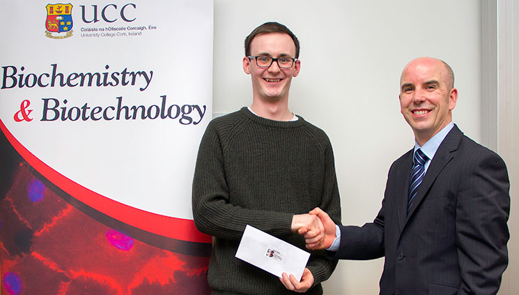The annual Eli Lilly postgraduate scholarship for academic excellence was recently awarded to Masters in Biotechnology student, Aaron Walsh (BSc Genetics, MSc Biotechnology). Aaron is currently conducting a PhD under the supervision of Dr Paul Cotter at Teagasc Food Research Centre and UCC. The award was presented by Mr Gary Kirby, Personnel Representative, Eli Lilly, Cork