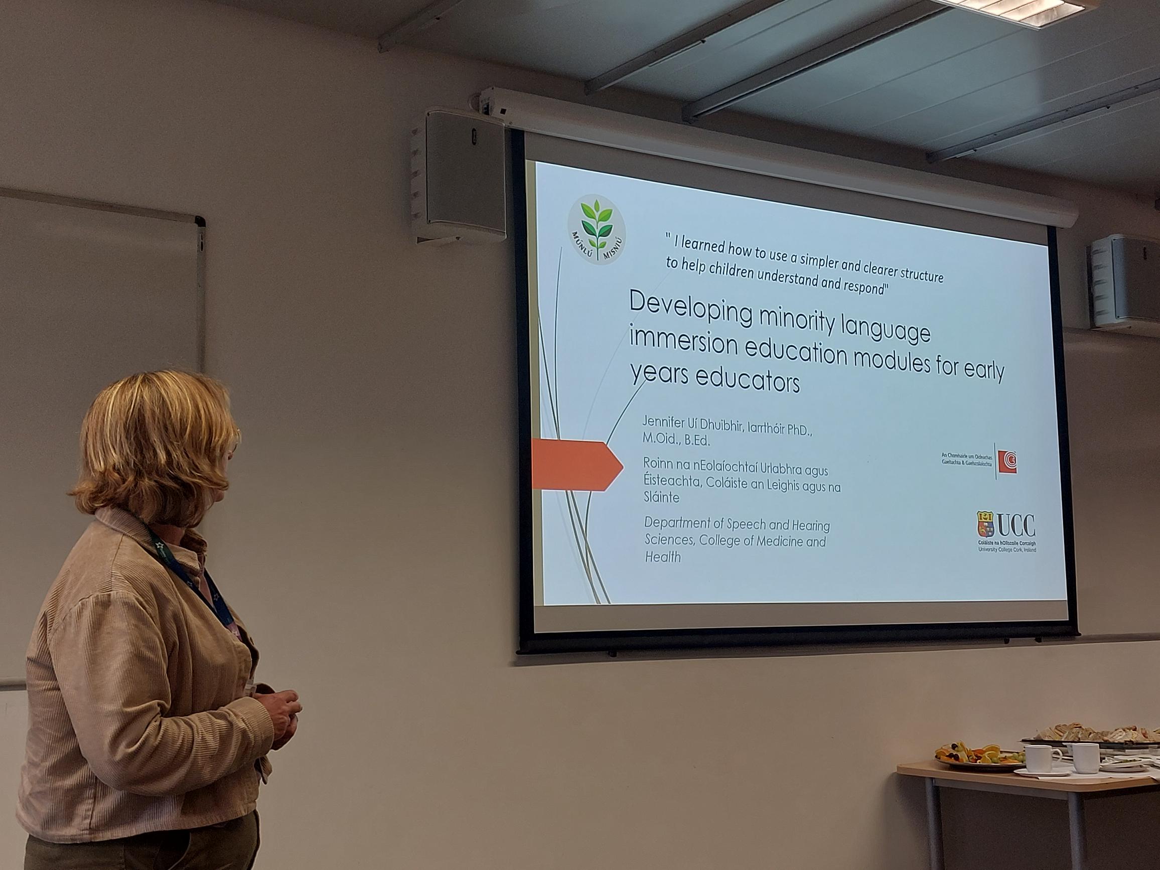 Jennifer Ui Dhuibhir presenting her PhD Presentation
