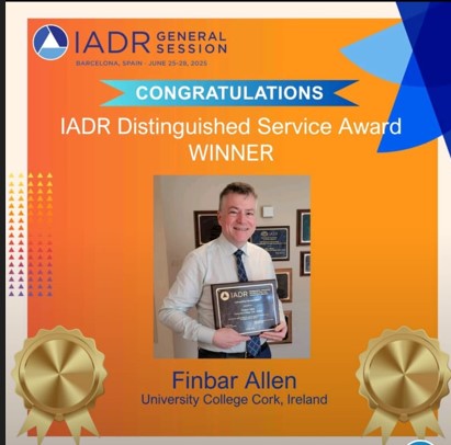 Professor Finbarr Allen accepting the 2025 IADR Distinguished Service Award