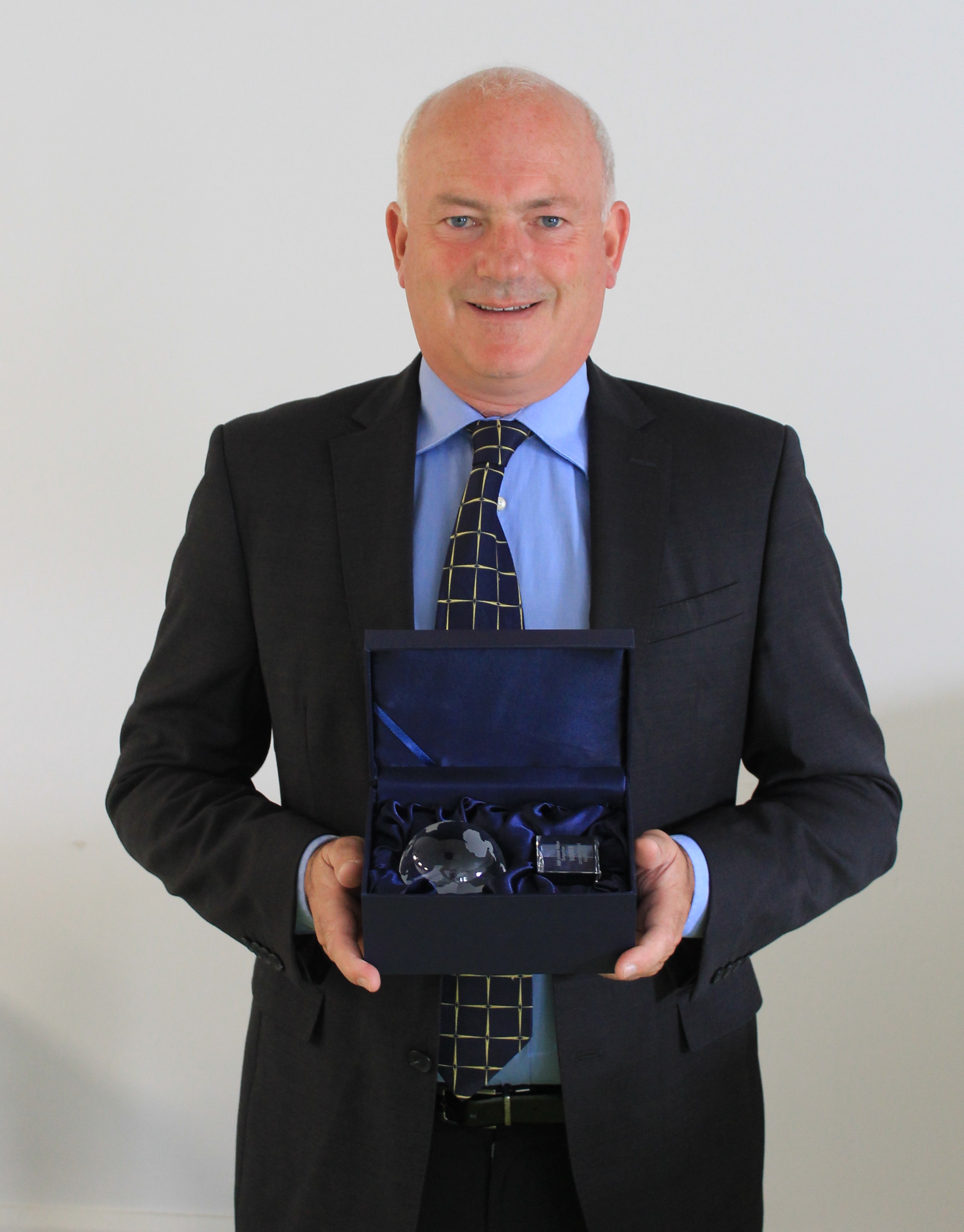 Dr Paul Brady awarded the IADR 