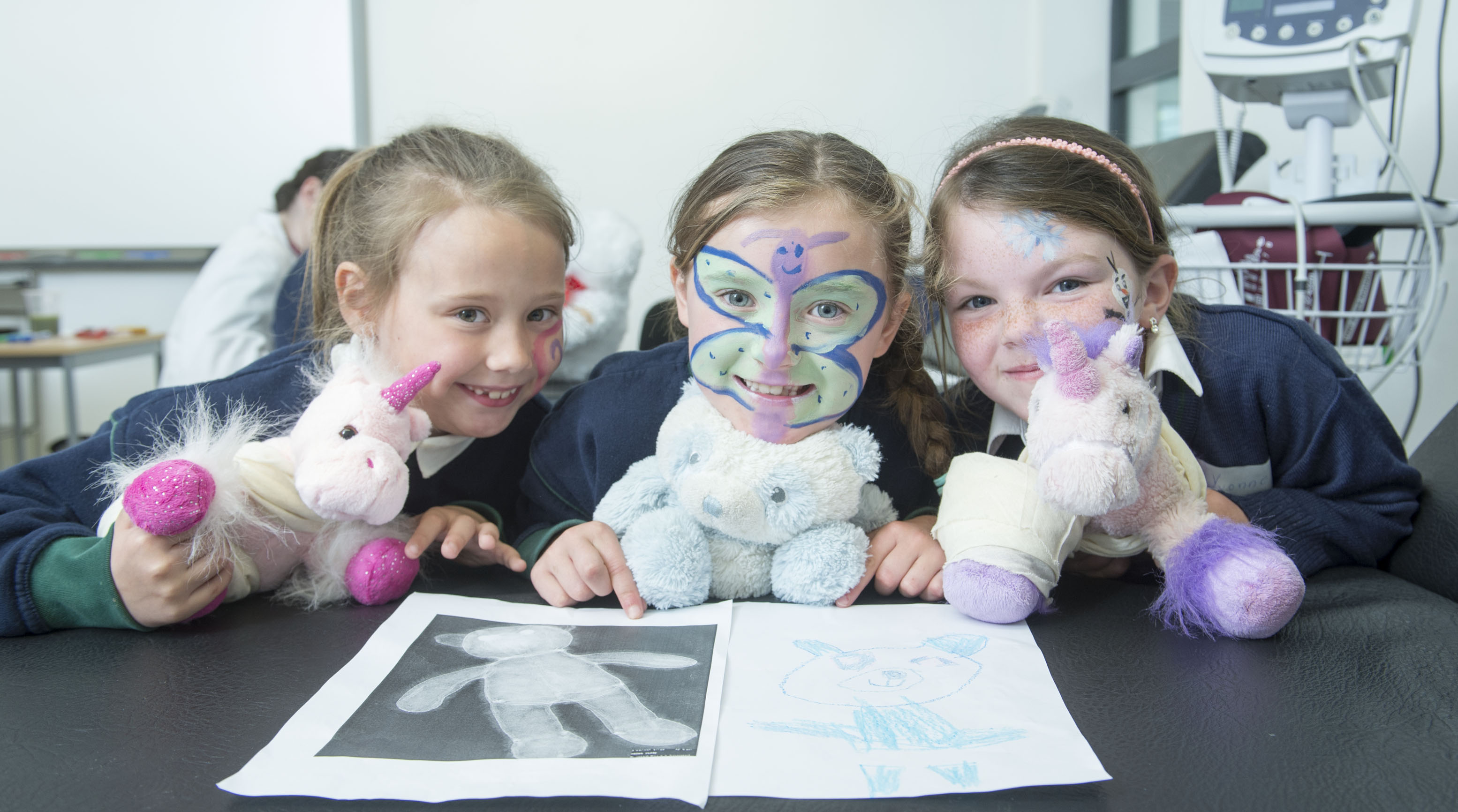 Medical Students operate Teddy Bear Hospital