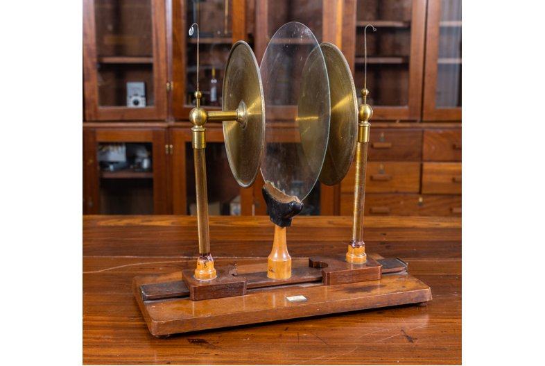 Aepinus Condenser