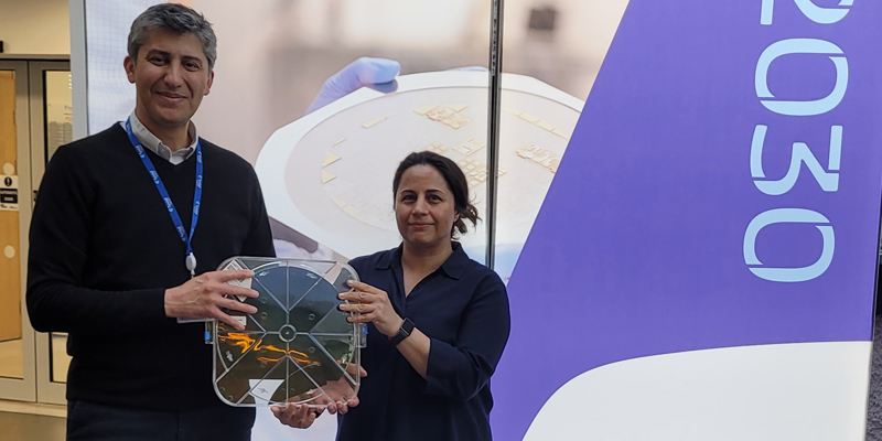Photo (L-R): Project leads of CALIBRATE-TMD, Dr. Farzan Gity and Dr. Lida Ansari, Tyndall National Institute