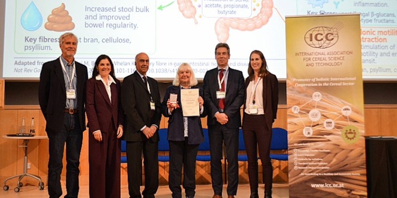 Presentation of the ICC Clyde H. Bailey Medal to Prof. Elke Arendt at the 9th International Conference on Dietary Fibre in Norwich, UK.