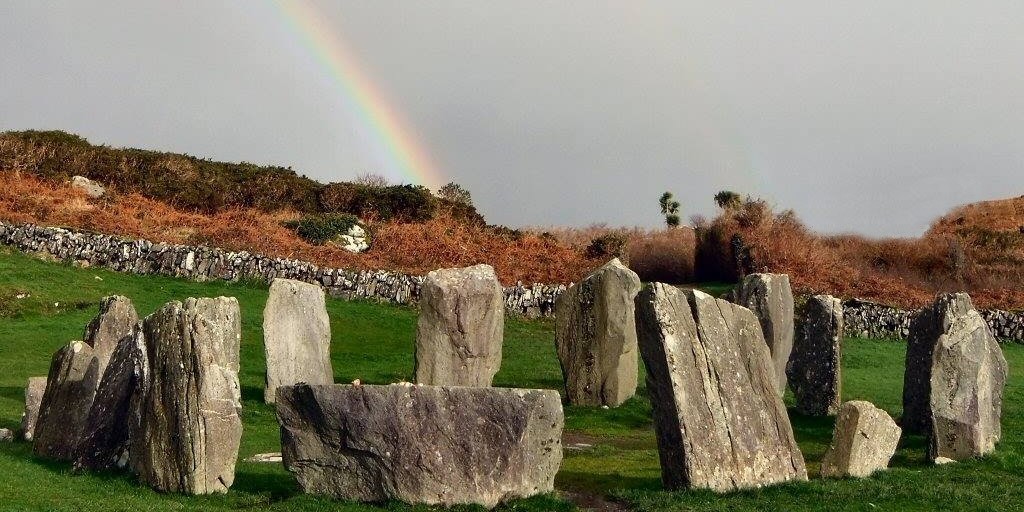 Vreijs, Wikimedia Commons https://commons.wikimedia.org/wiki/File:County_Cork_-_Drombeg_stone_circle_-_20150328102444.jpg