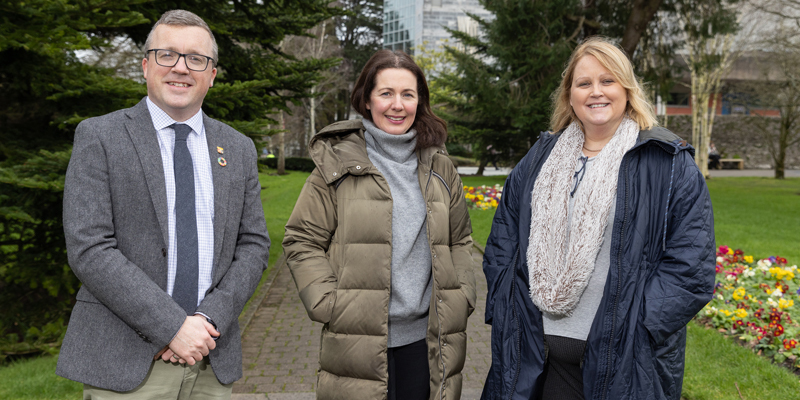Photo: (Left to Right) Dr Eoin Lettice, Ms Emma Hutchinson and Dr Barbara Doyle Prestwich, Irish Tree Explorers Network team members. Photo by Tomas Tyner, UCC.