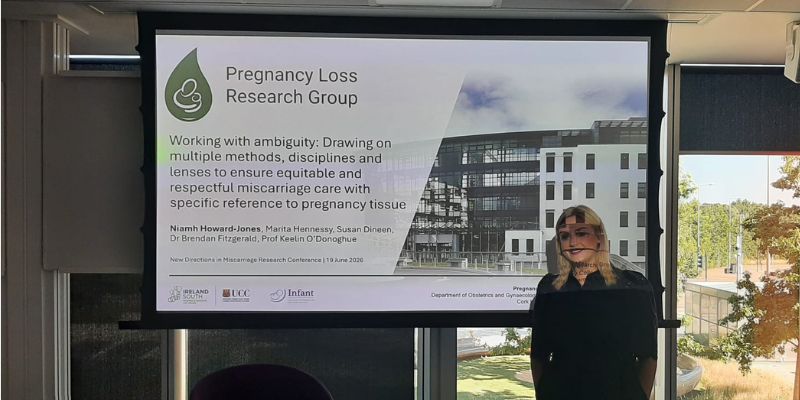 Niamh Howard-Jones presenting her paper ‘Working with ambiguity: Drawing on multiple methods, disciplines and lenses to ensure equitable and respectful miscarriage care with specific reference to pregnancy tissue’ at the Feminist Miscarriage Project Conference