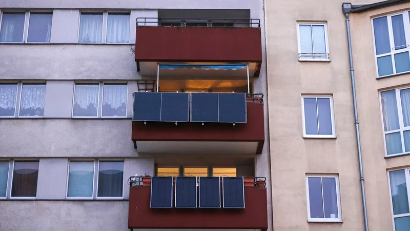 Plug-in solar gives apartment dwellers and those who can't afford conventional panels an option to take some of the sting out of electricity bills. Photo: Krisztian Bocsi/Bloomberg via Getty Images