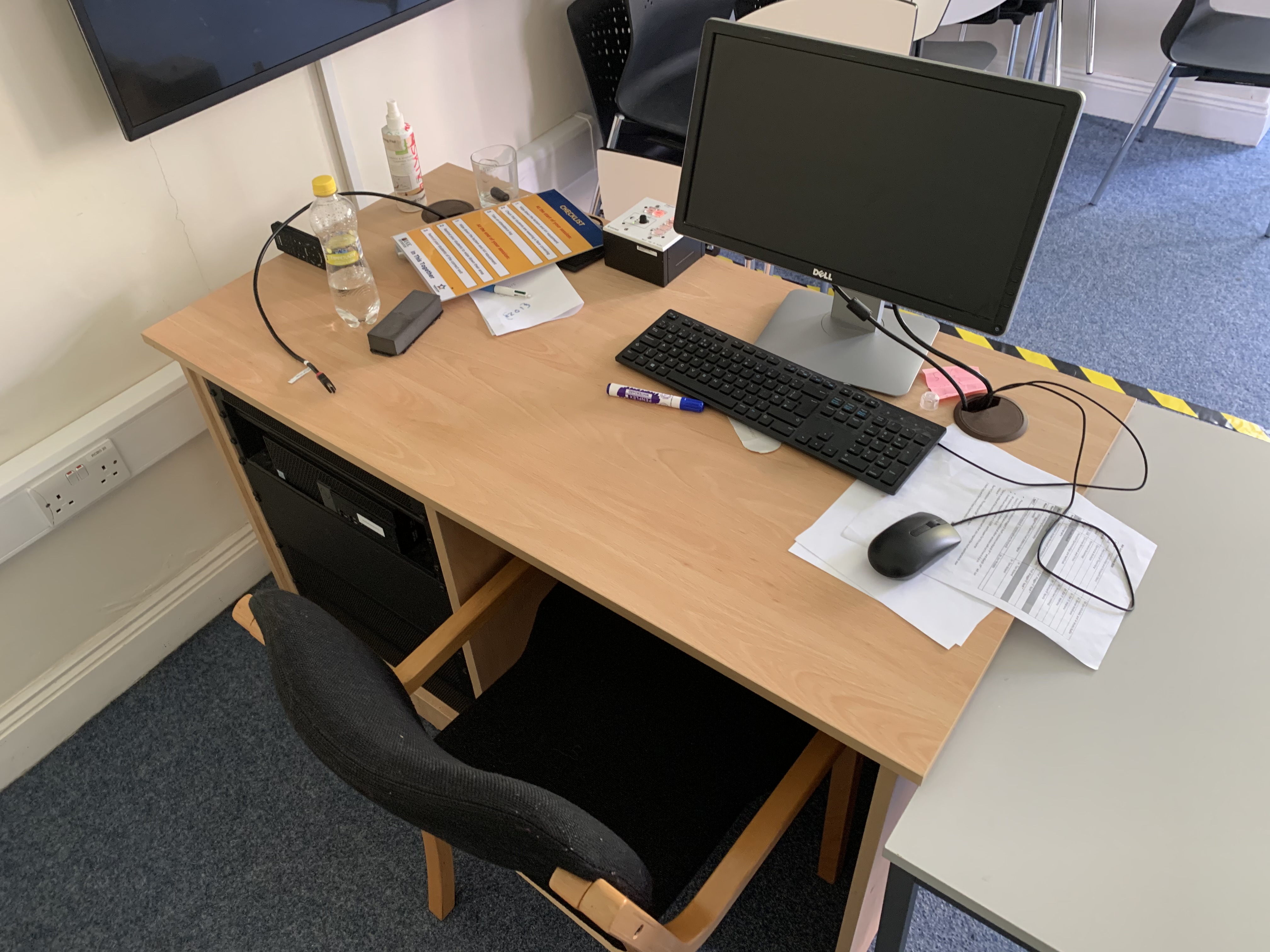 Photo of the desk in Askive G.01