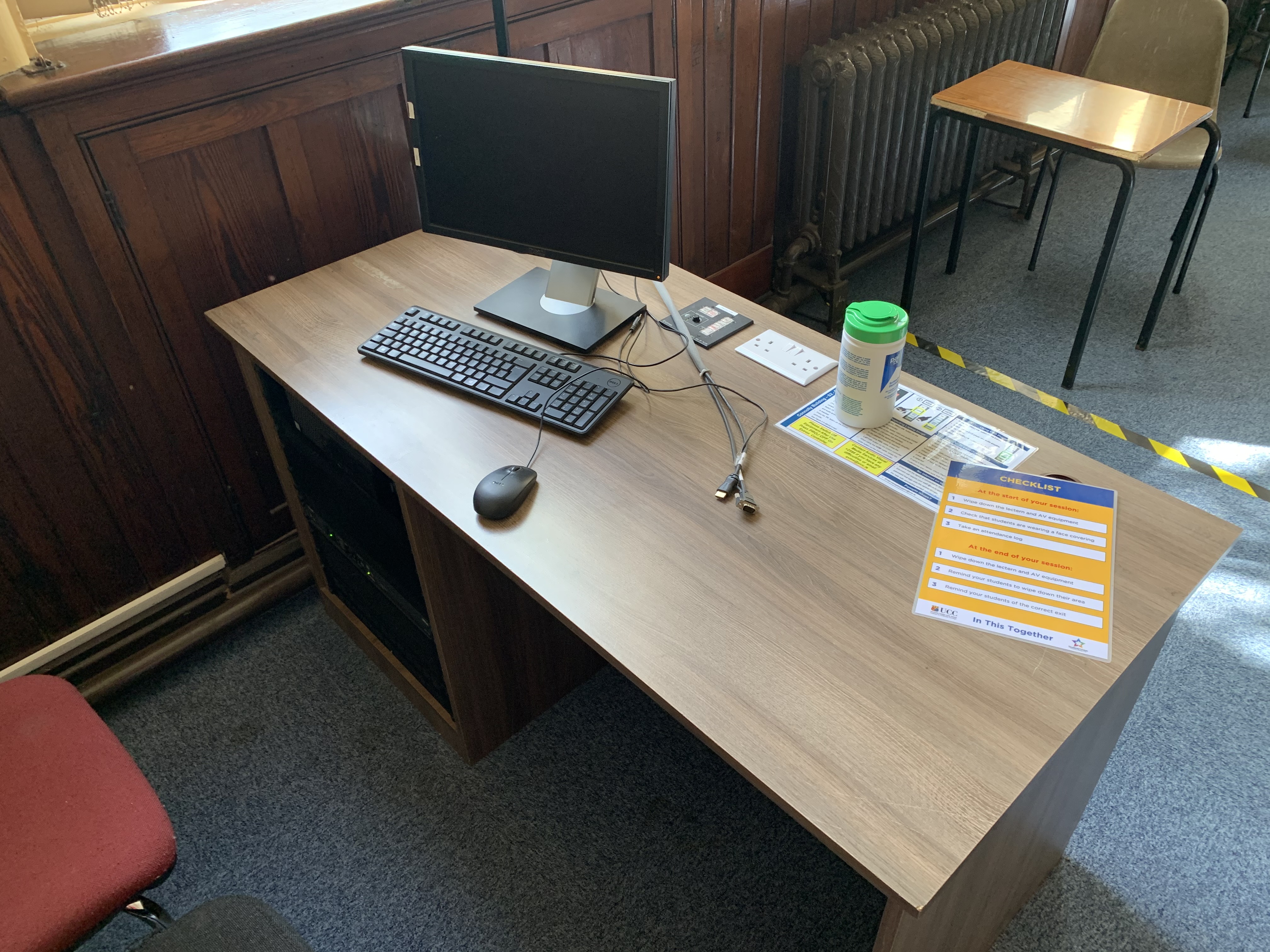 Photo of the desk in Connolly S2