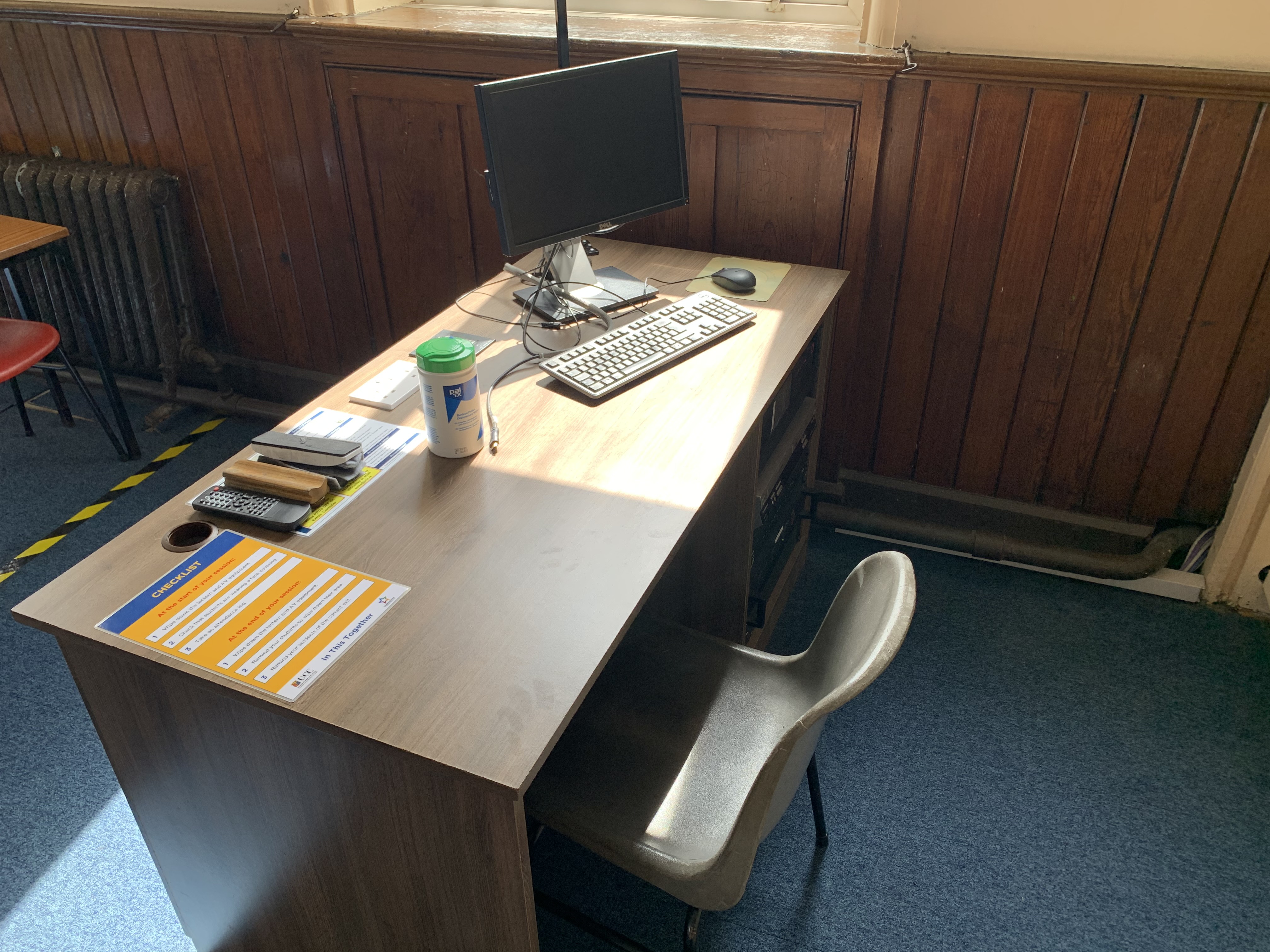 Photo of the desk in Connolly S3