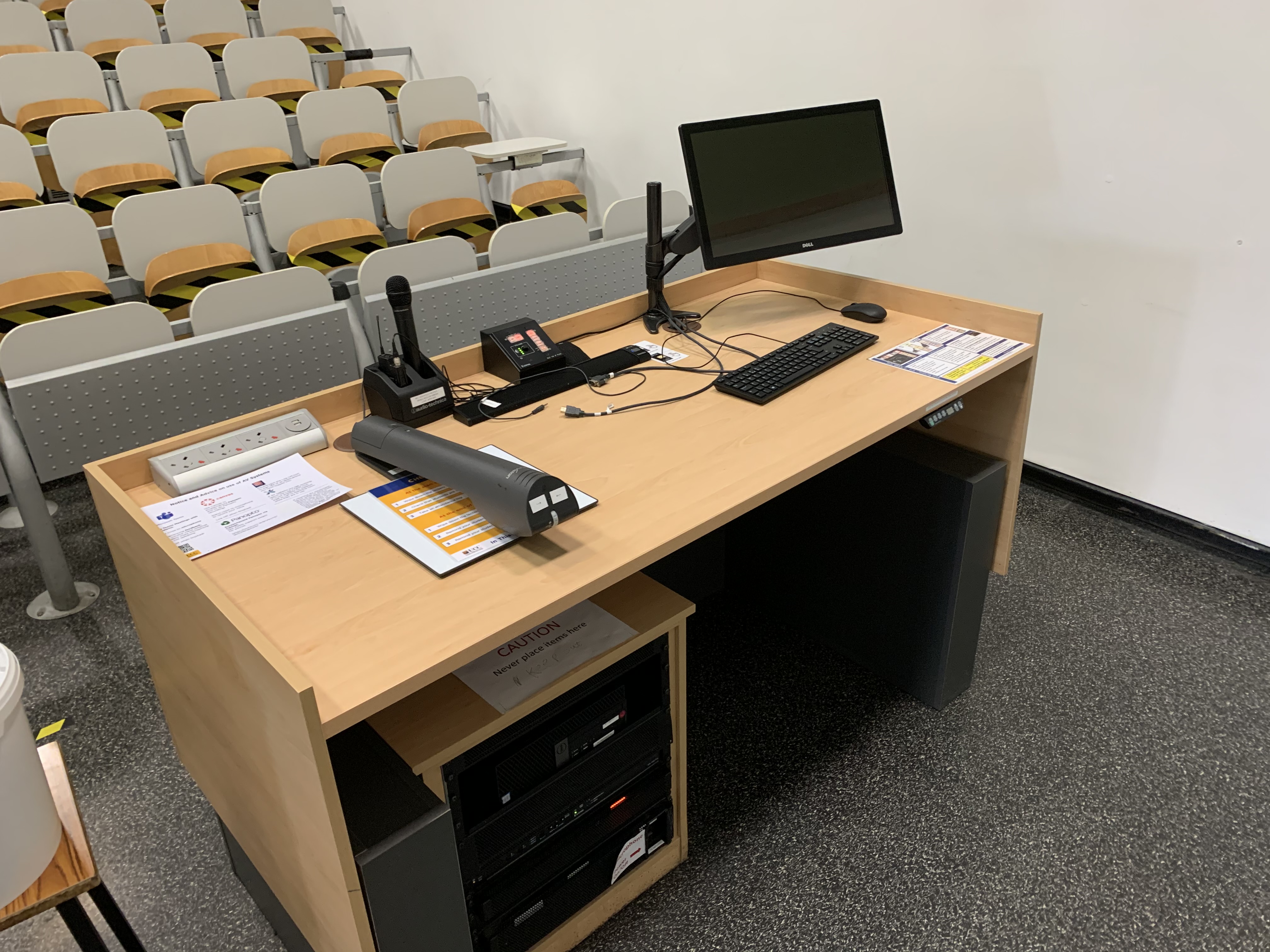 Photo of the desk in Kane G.18
