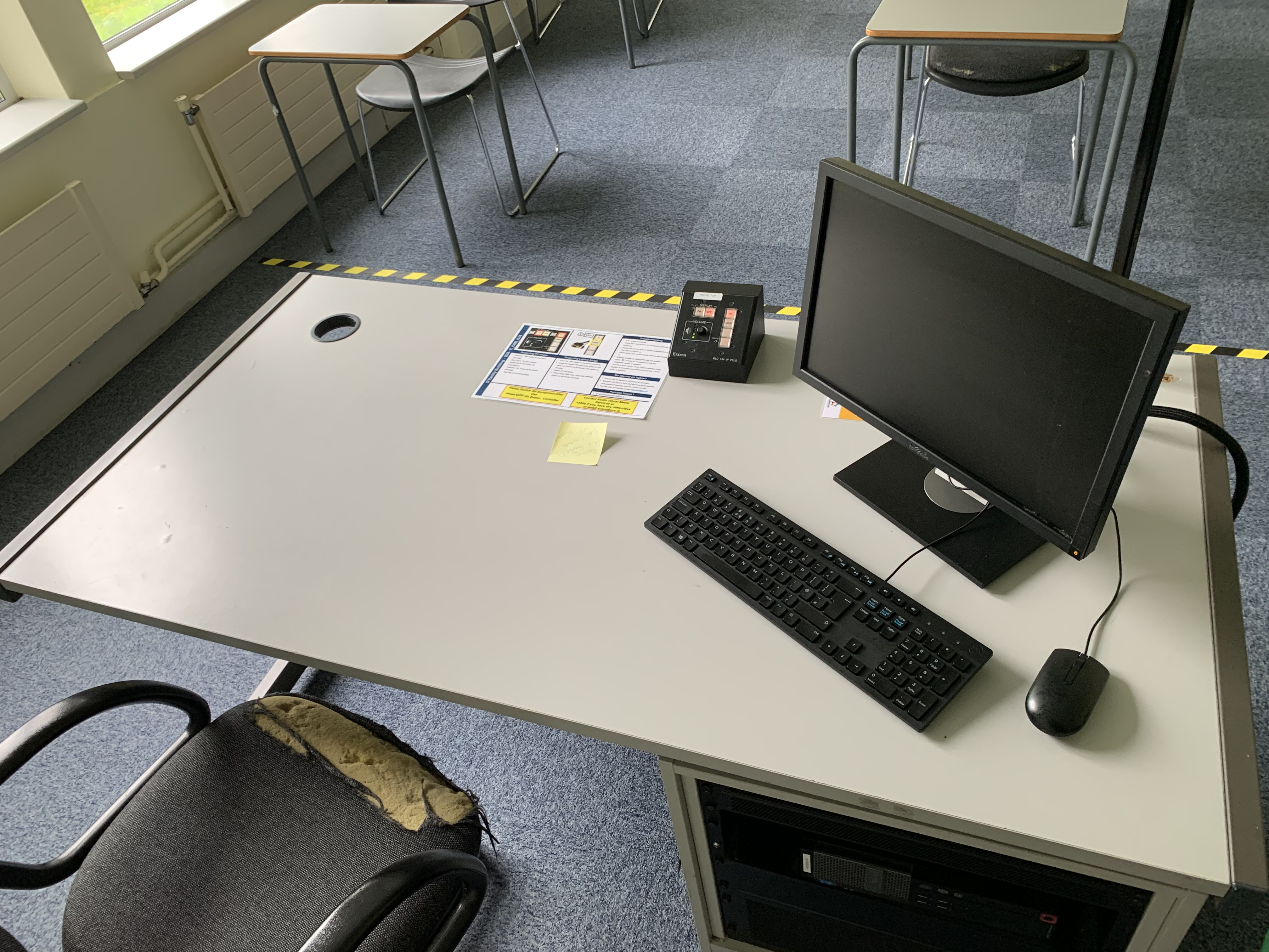 Photo of the desk in ORB G.38