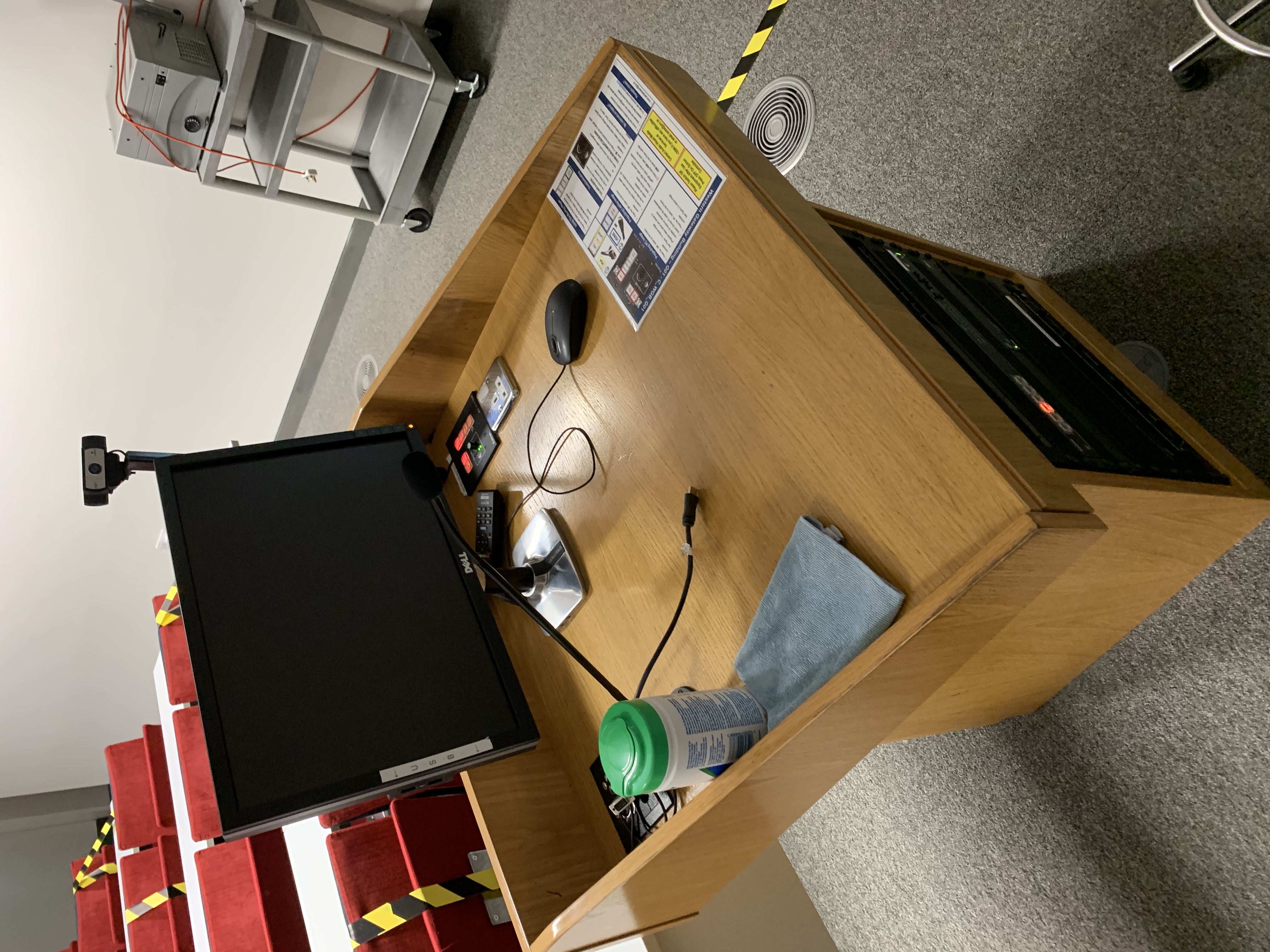 Photo of the desk in WGB G.01