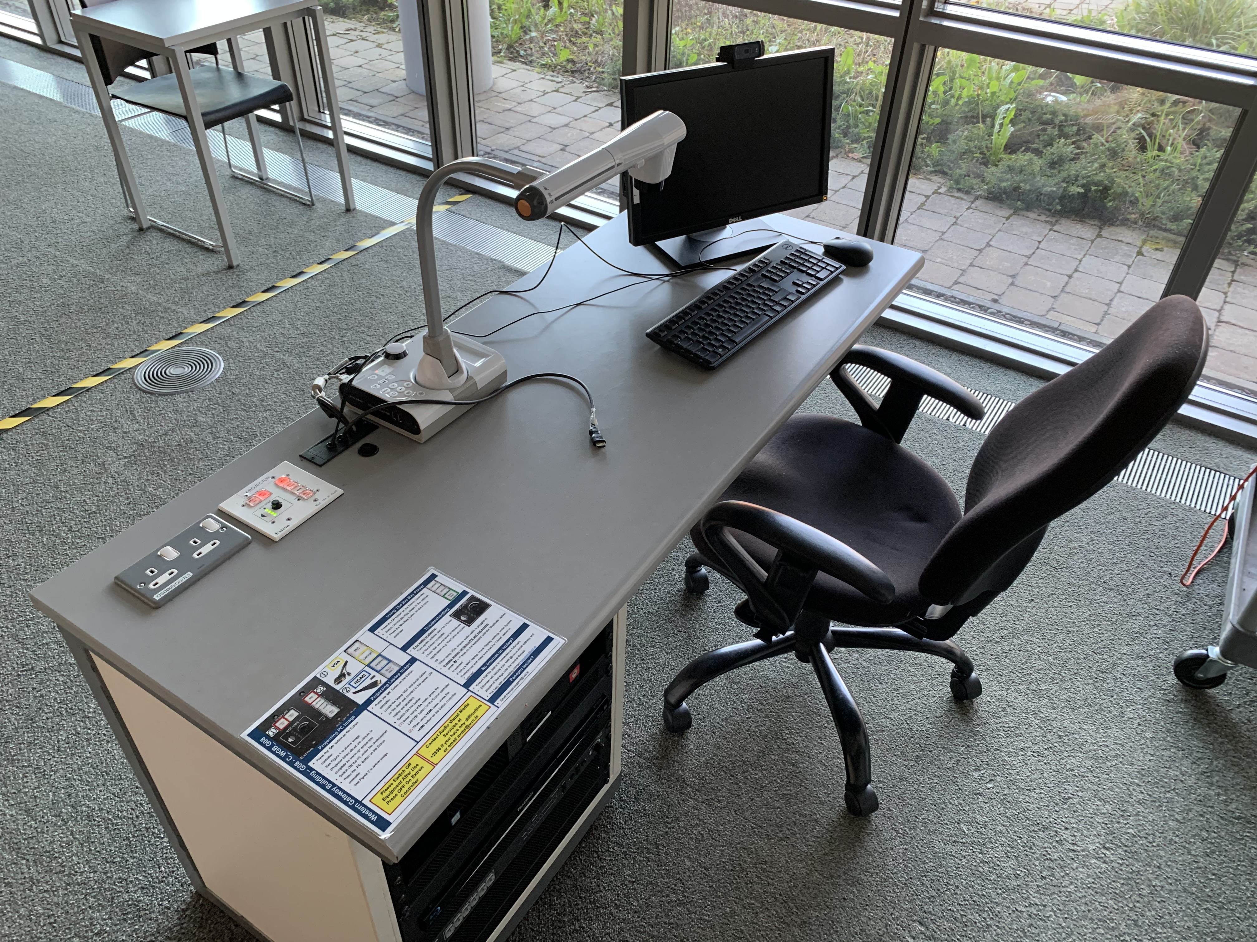 Photo of the desk in WGB G.08