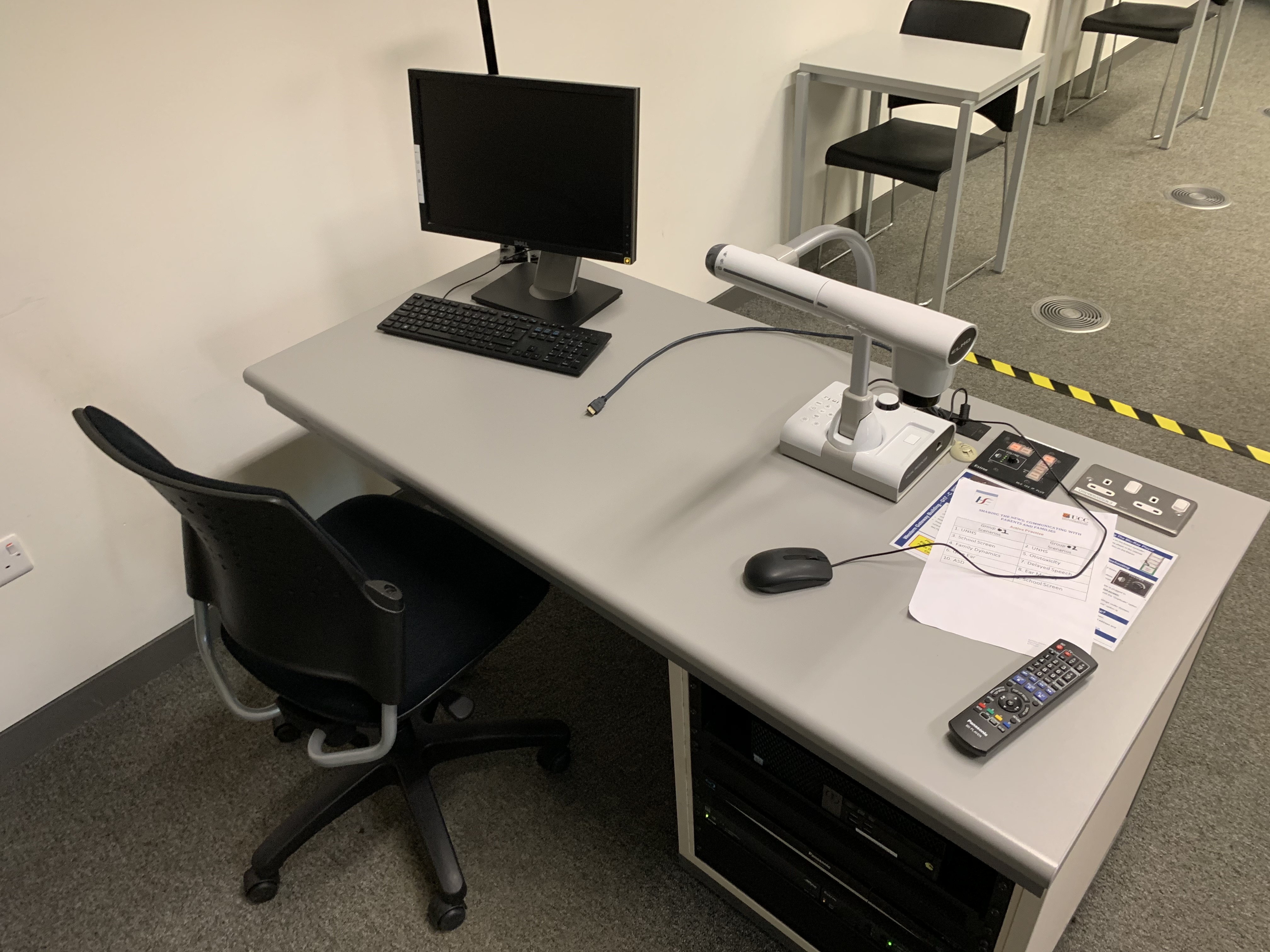 Photo of the desk in WGB G.17