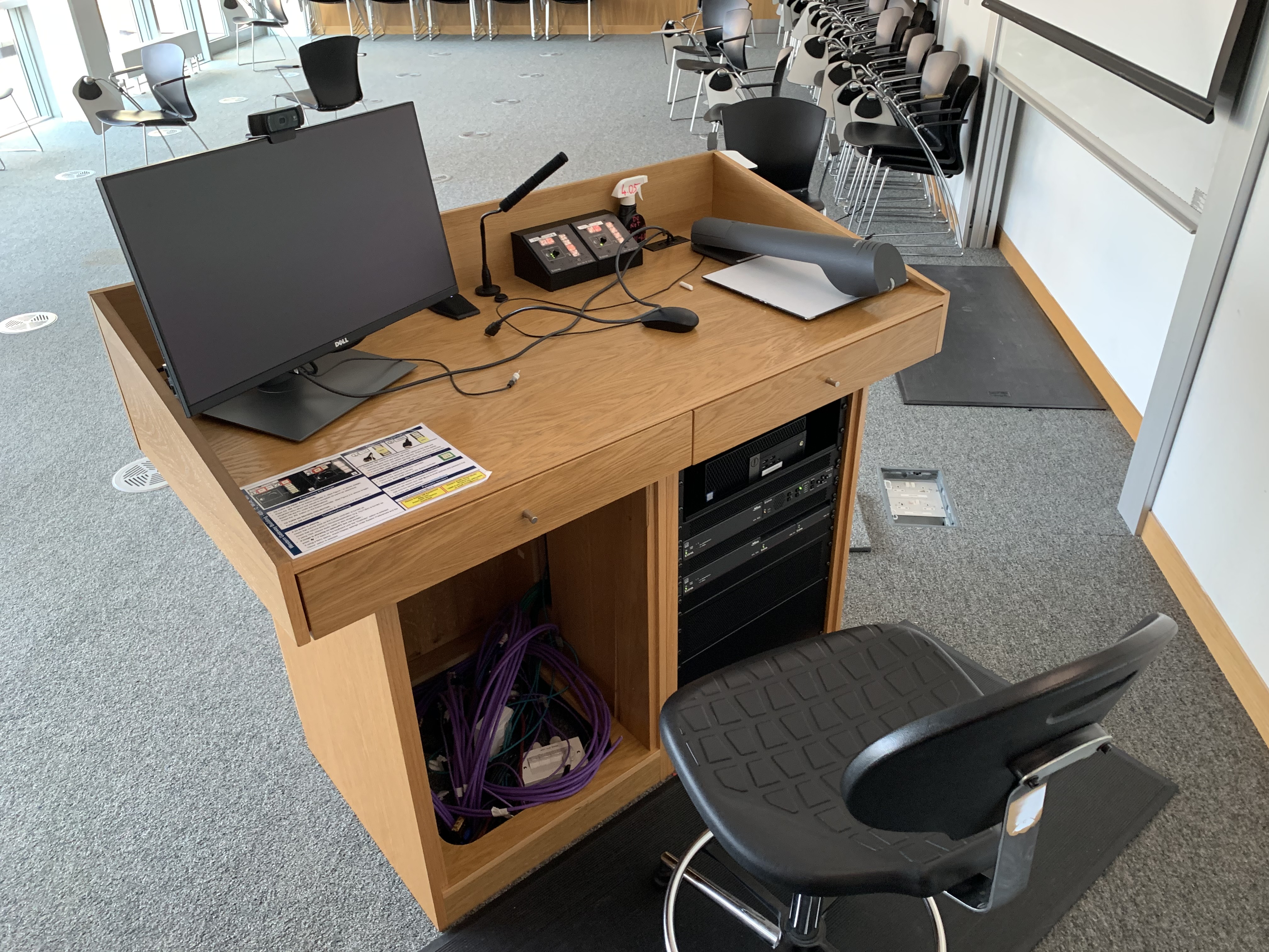 Photo of the desk in WGB 4.05