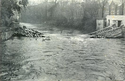 1916, Bridge collapse at UCC