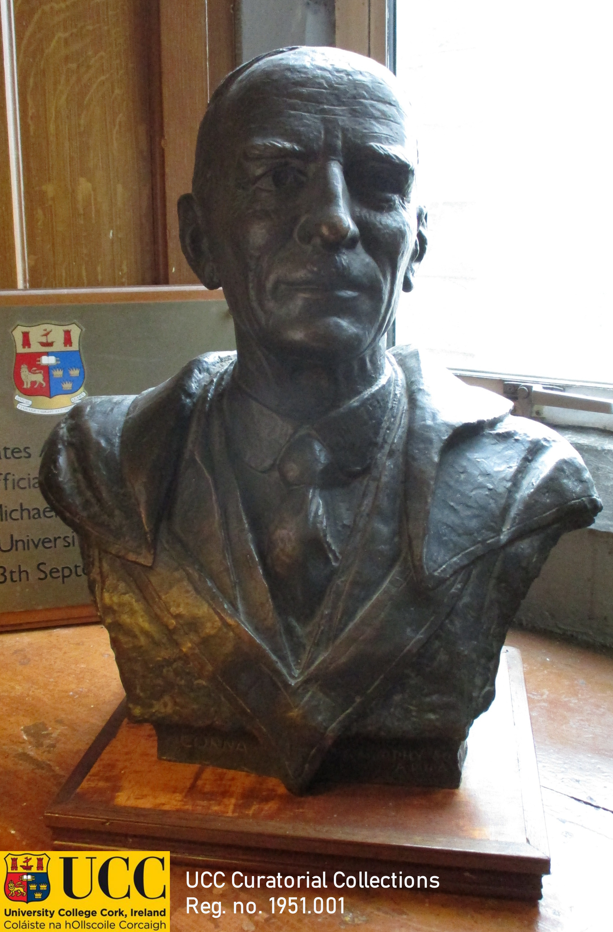 Portrait bust, Séamus Murphy RHA (1907-75), ‘Tadhg Ó Donnchadha’