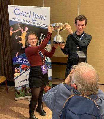 Siobhán wins debating competition
