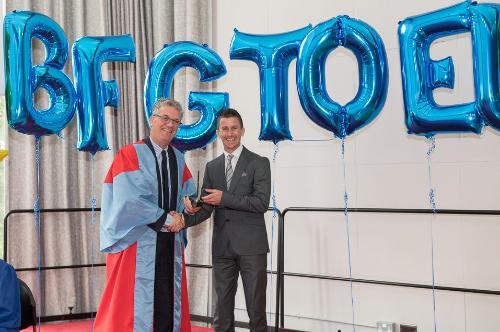 John O'Halloran making a presentation to Rob Heffernan 